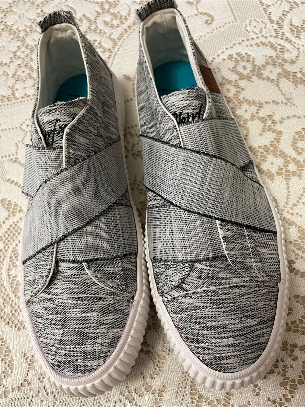 Blowfish Women's Slip-On Sneaker - Teal Insole, Light Gray Upper